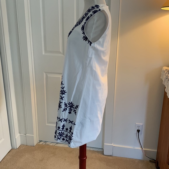 Liza Byrd white/navy embroidered tunic/dress - Picture 5 of 10